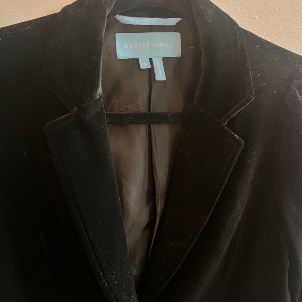 Draper James Black Velvet Blazer | Size 0 | Tailored Fit - Picture 3 of 6
